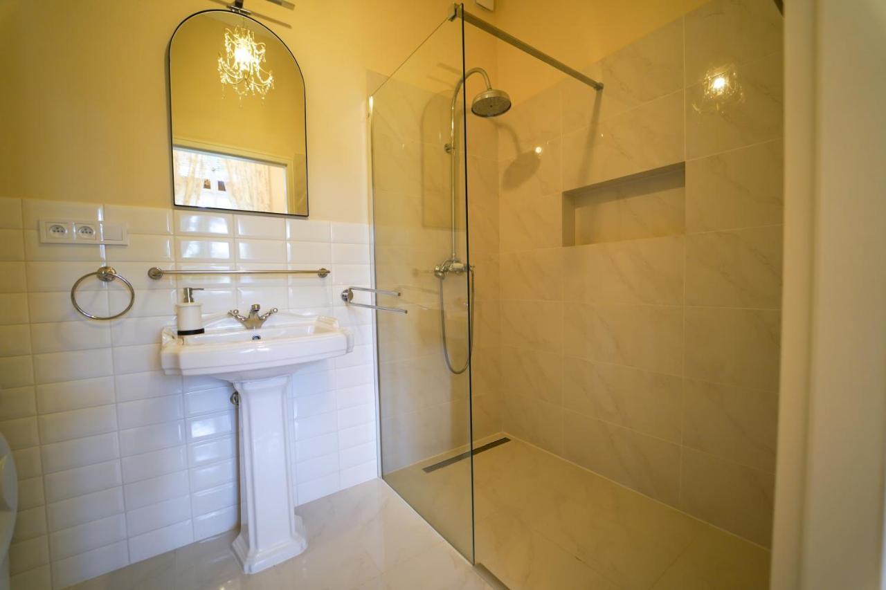 Spa Apartments Theresia Dubí Екстериор снимка